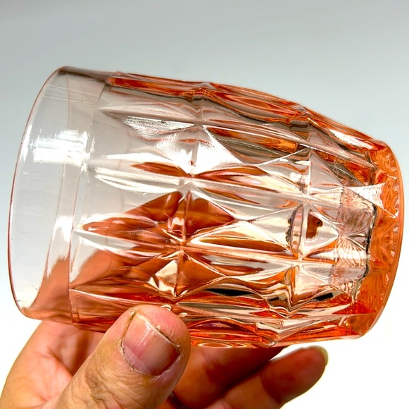 Vintage pair of  diamond cut “JEANETTE GLASS” pink depression glass tumblers… - Picture 5 of 7